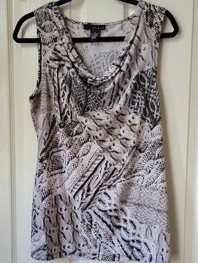 Grace Black and White Abstract Cable-Knit Print Tank
